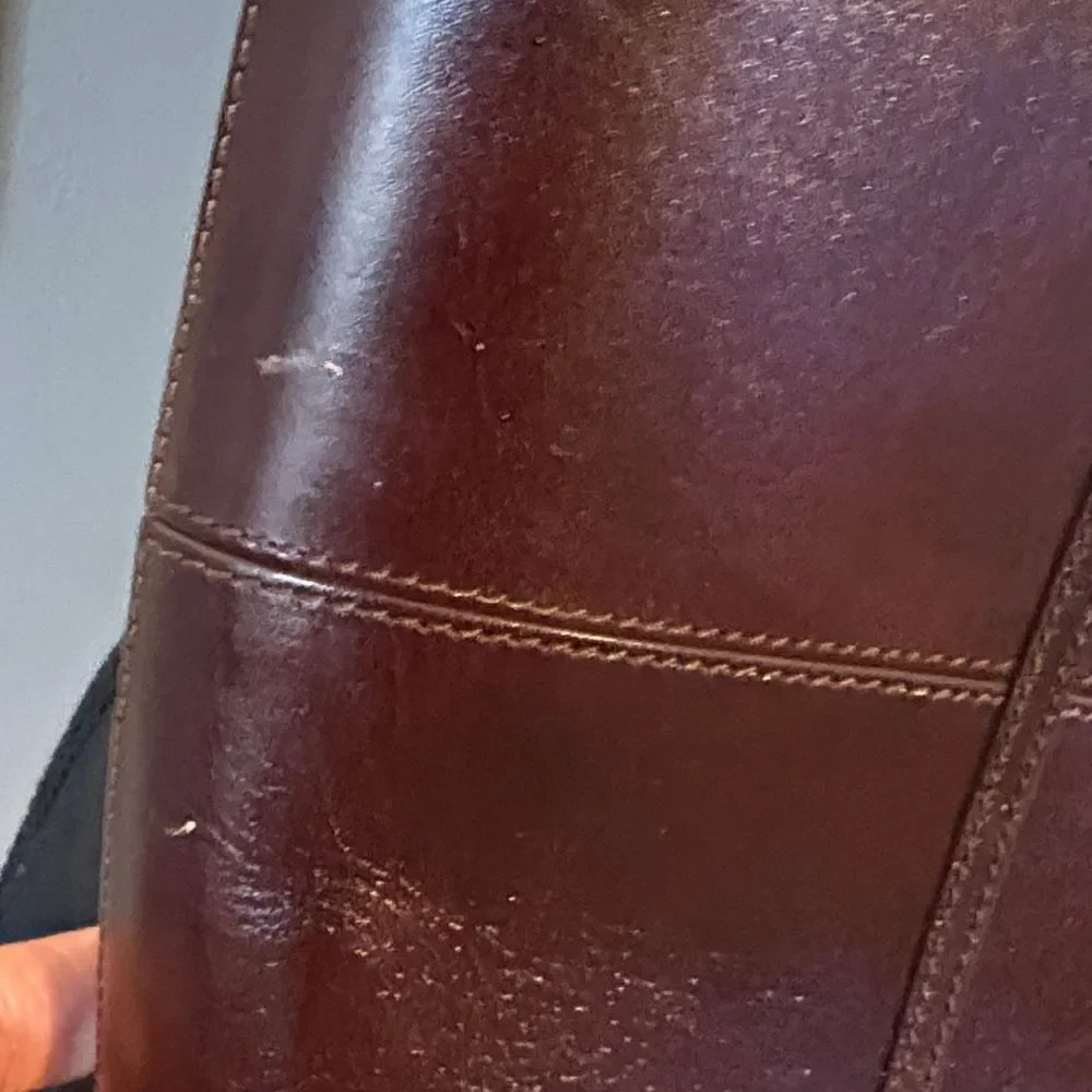 Vintage 1990’s Etienne Aigner Rich Brown Cowhide Leather Messenger Bag